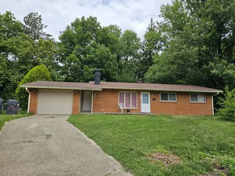 413 Crestview Ct, Chesterfield, IN 46017