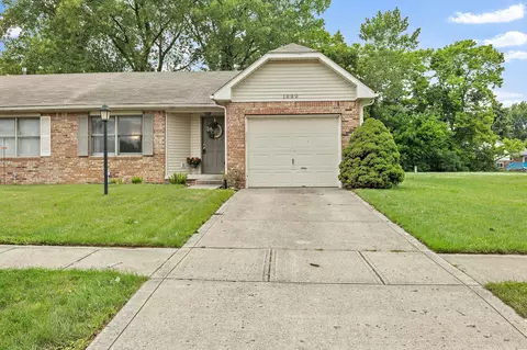 1000 Timber Creek Ln, Greenwood, IN 46142