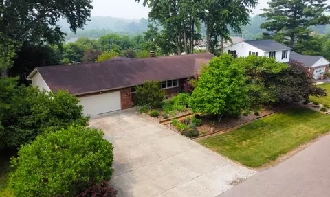 3843 W Suburban Ct, Columbus, IN 47201