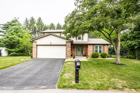 8158 Menlo Ct W, Indianapolis, IN 46240