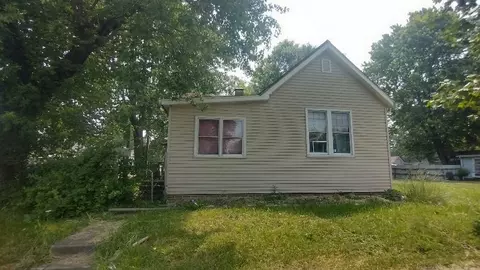 702 S Grant St, Brazil, IN 47834