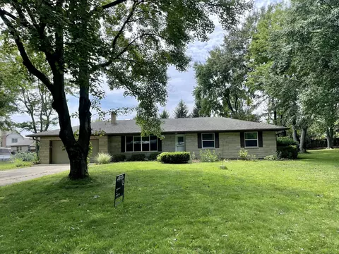 450 Robbins Dr, Greenwood, IN 46142