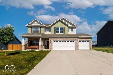 2227 Summer Shore Dr, Greenwood, IN 46143