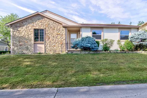 2818 Saddle Barn West Dr, Indianapolis, IN 46214
