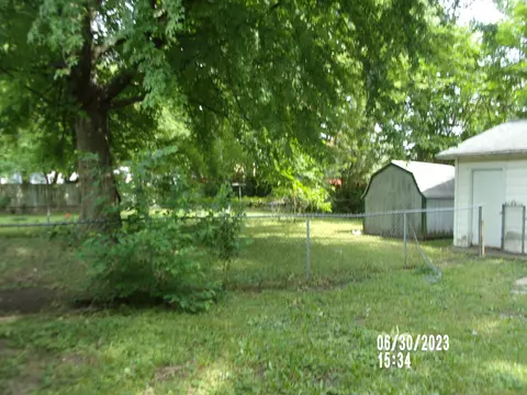 2005 E 16th St, Muncie, IN 47302 photo 3