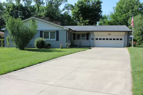 907 Glendale Dr, Lebanon, IN 46052