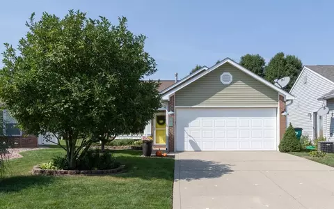 1045 Ebony Cir, Franklin, IN 46131