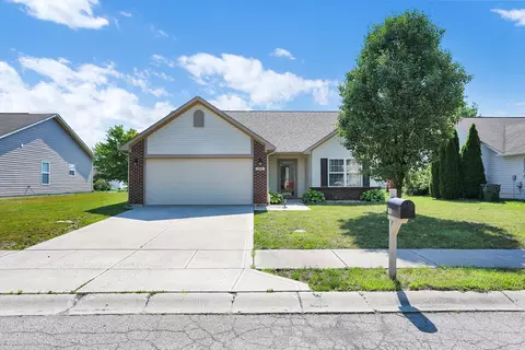 233 School House Dr, Greenfield, IN 46140