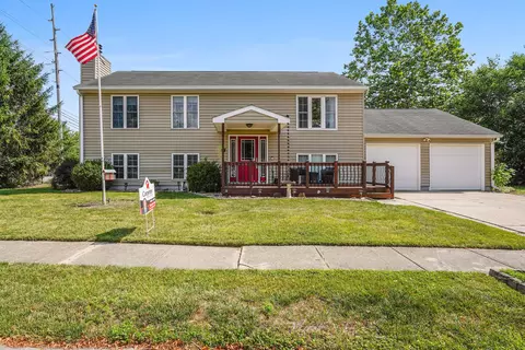 5601 Streamside Dr, Indianapolis, IN 46278