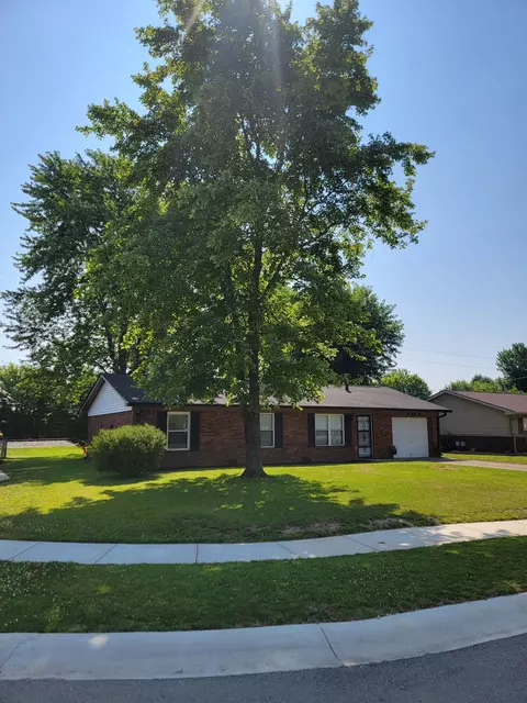 229 Greensprings Ct, Whiteland, IN 46184