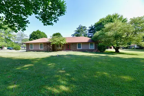 510 Countrywood Dr, Noblesville, IN 46060