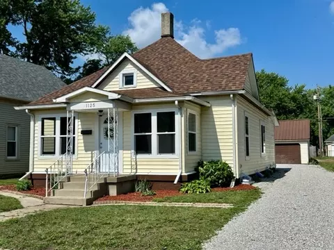 1125 S 4th St, Clinton, IN 47842