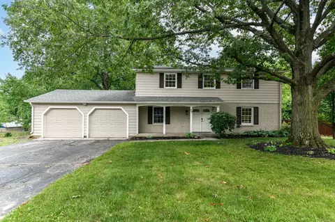 29 Lansdowne Ln, Carmel, IN 46033