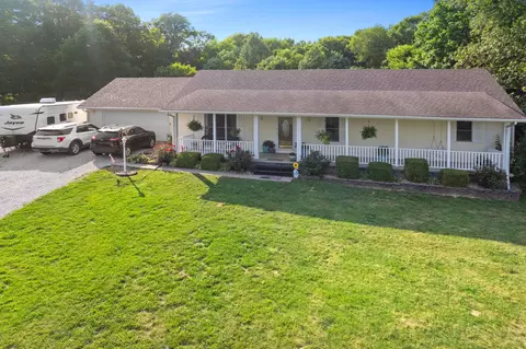1940 Deece Dr, North Vernon, IN 47265