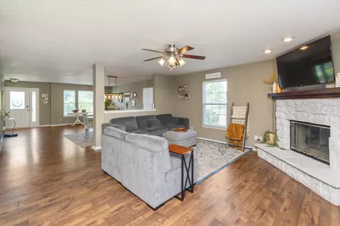 9232 W Grandview Blvd, Pendleton, IN 46064 photo 5