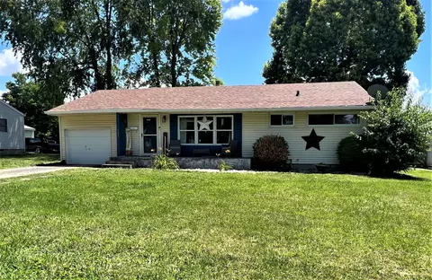 123 Ursal Ln, Greenwood, IN 46143