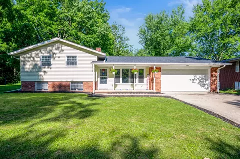 911 Bittersweet Ln, Anderson, IN 46011