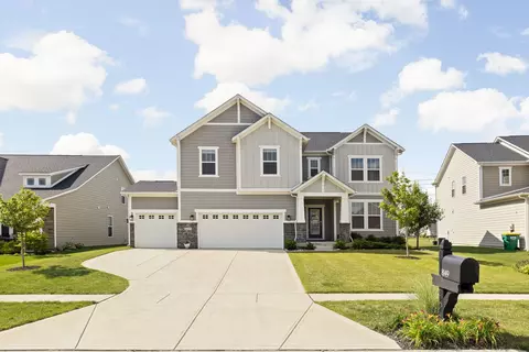 8149 Carnegie Ln, Zionsville, IN 46077