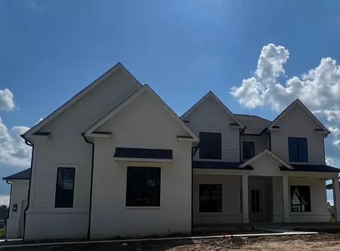4244 Alderborough Way, Zionsville, IN 46077