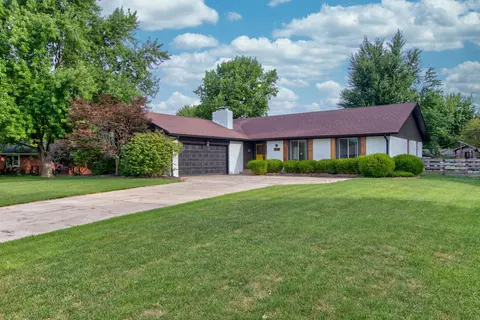 3036 San Jose Dr, Greenwood, IN 46143