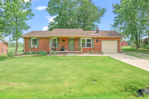 10931 W Hillview Pl, Columbus, IN 47201