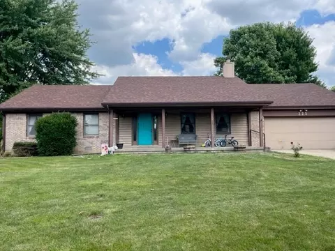 225 Creek View Dr, Greenfield, IN 46140