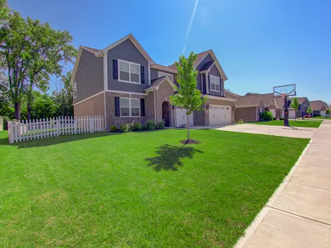 1368 Bontrager Ln, Shelbyville, IN 46176