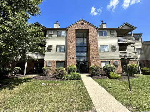 7220 Village Parkway Dr #5, Indianapolis, IN 46254