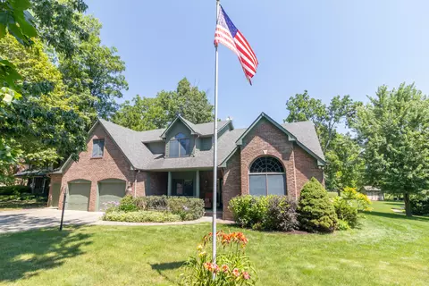 2882 W Redbud Cir, Greenfield, IN 46140