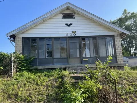 620 E 23rd St, Anderson, IN 46016