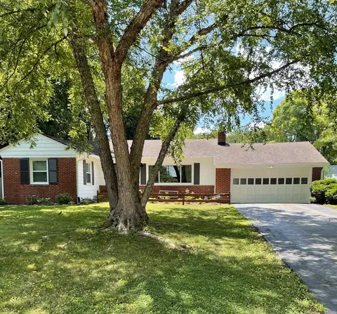 6220 Mckinley Ct, Indianapolis, IN 46220
