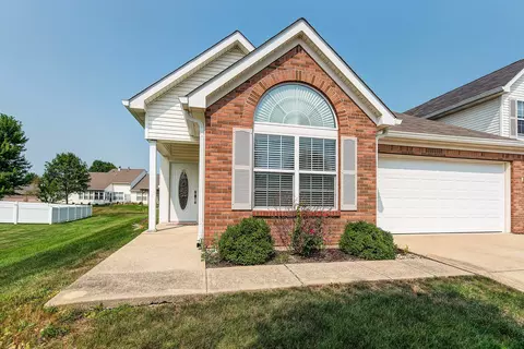 1162 Creek Bend Dr, Greenwood, IN 46143