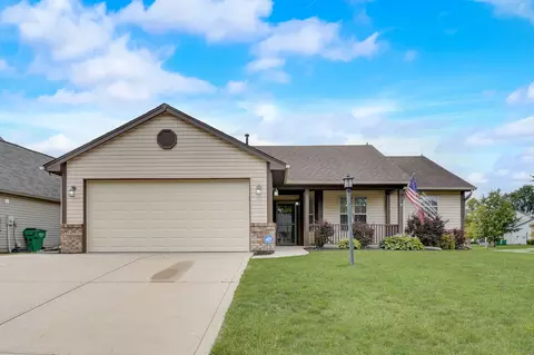 2905 Cross Creek Cir, Westfield, IN 46074