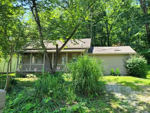 3180 Green Valley Rd, Nashville, IN 47448