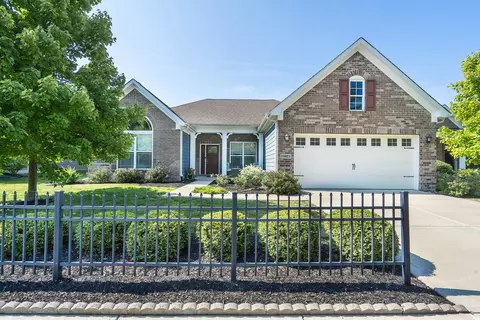 11803 Avedon Dr, Zionsville, IN 46077