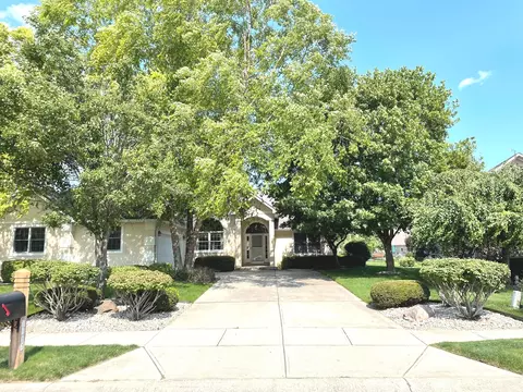 1117 Forest Glen Dr, Greenfield, IN 46140