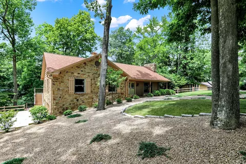 4710 W Quail Run, Trafalgar, IN 46181