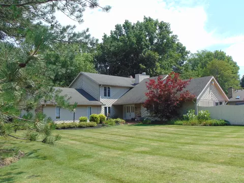 8308 N Sierra Dr, Muncie, IN 47303