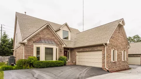 9568 Huntington Ln, Indianapolis, IN 46260