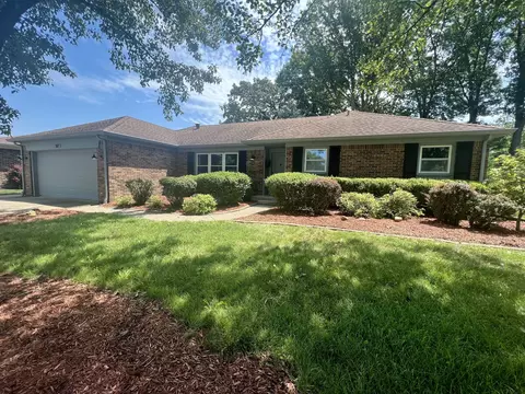 517 Lawndale Dr, Plainfield, IN 46168