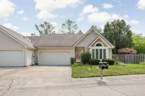 9225 Aintree Dr, Indianapolis, IN 46250