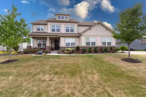 16846 Onward Dr, Westfield, IN 46074