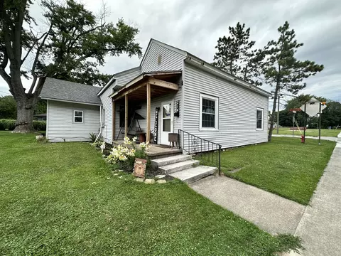 214 N Washington St, Bainbridge, IN 46105