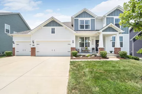15945 Shadow Lands Dr, Noblesville, IN 46060