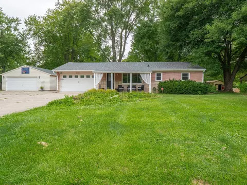 9532 Sportsman Dr, Indianapolis, IN 46239