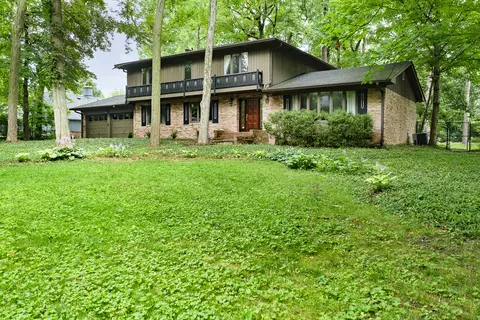 5951 Camelback Ct, Indianapolis, IN 46250