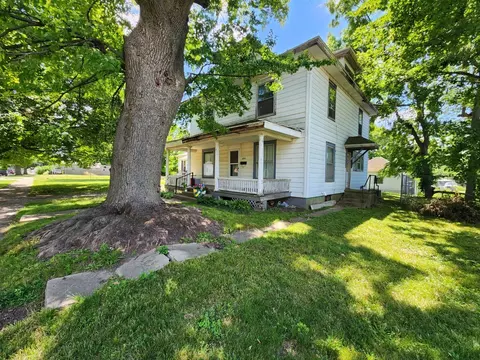 609 E College St, Crawfordsville, IN 47933