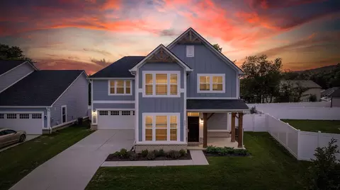 402 Park Creek Ln, Fortville, IN 46040