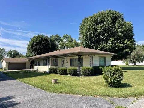 2127 N E St, Elwood, IN 46036