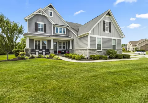 2713 Benmore Ct, Zionsville, IN 46077